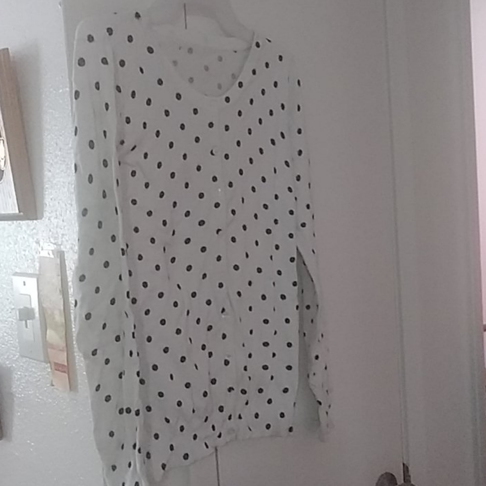 Assorted clothing - Picture 9 of 11